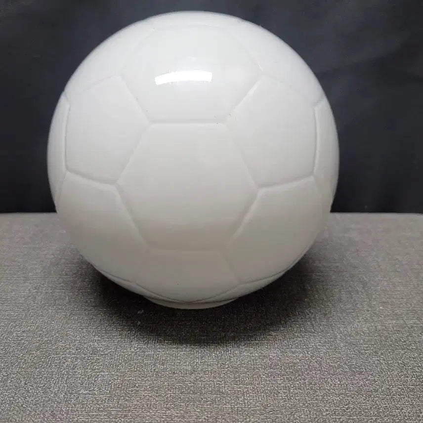 [BUNJANG] White Porcelain Soccer Ball / 백자 도자기 축구공