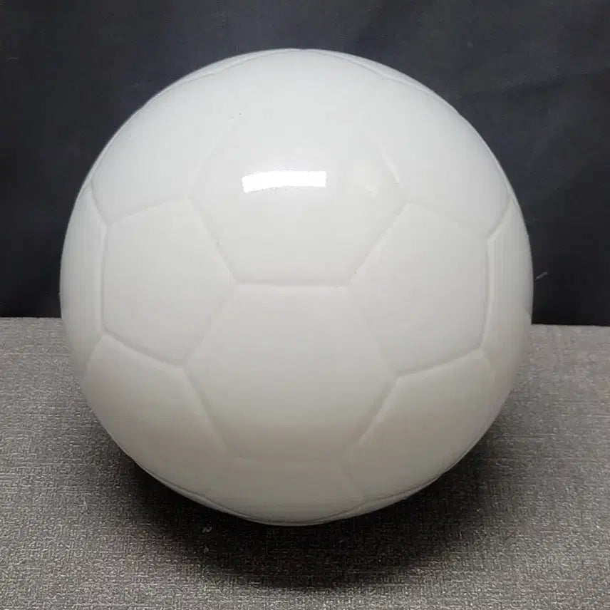 [BUNJANG] White Porcelain Soccer Ball / 백자 도자기 축구공