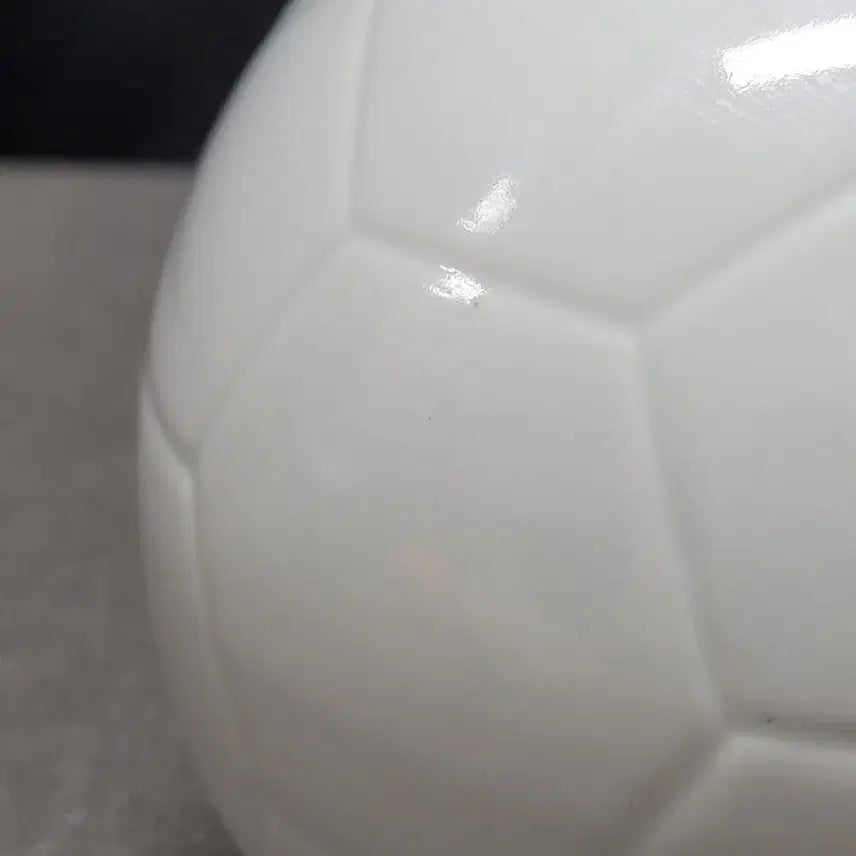[BUNJANG] White Porcelain Soccer Ball / 백자 도자기 축구공