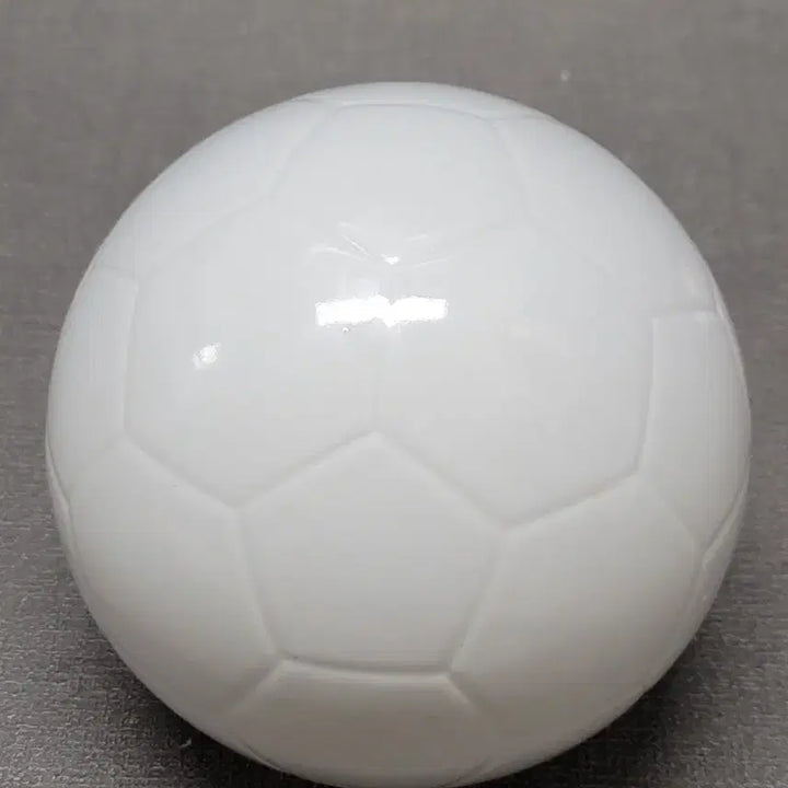 [BUNJANG] White Porcelain Soccer Ball / 백자 도자기 축구공