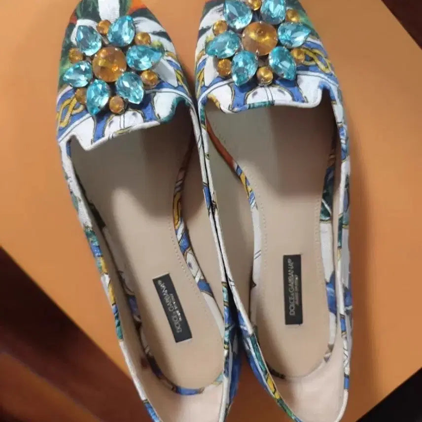 [BUNJANG] Dolce &amp; Gabbana Jeweled Flat Shoes / 돌체앤가바나 보석 플랫슈즈37정품