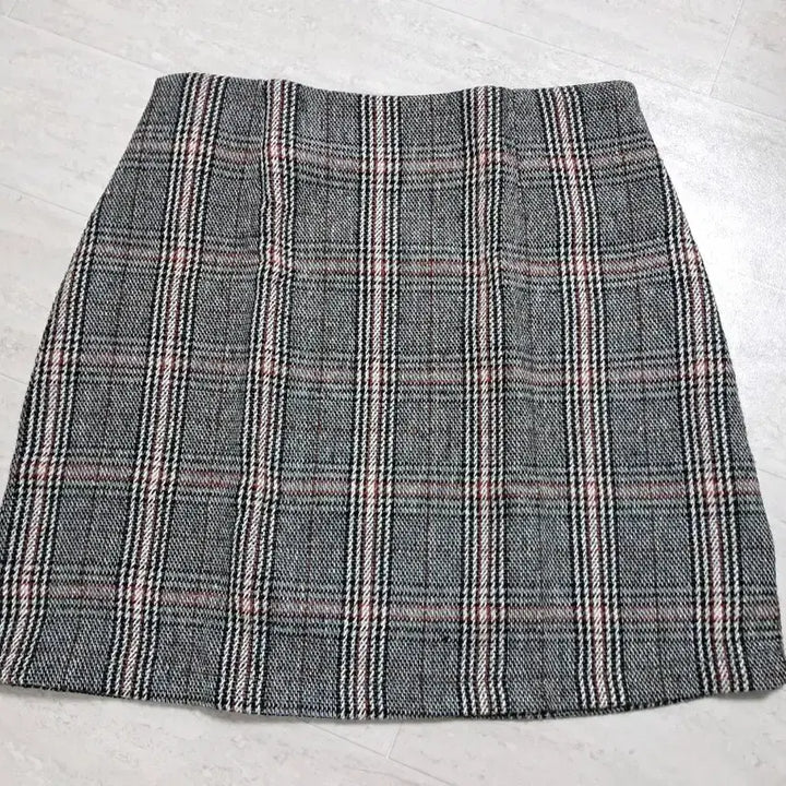 [BUNJANG] H-Line Checkered Skirt / H라인 체크 스커트