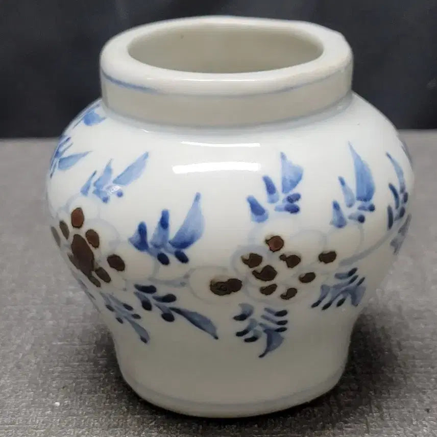 [BUNJANG] Celadon Porcelain Butterfly and Flower Motif Small Jar / 백자 청화 나비 화접문 소호 도자기