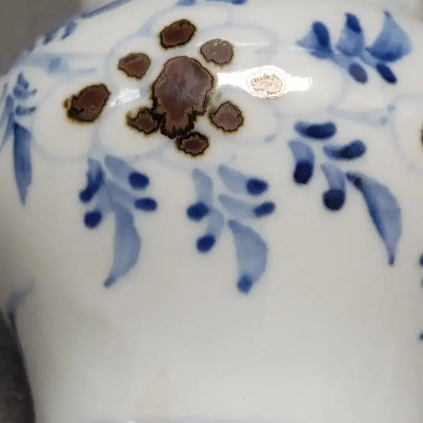 [BUNJANG] Celadon Porcelain Butterfly and Flower Motif Small Jar / 백자 청화 나비 화접문 소호 도자기