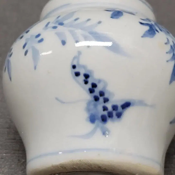 [BUNJANG] Celadon Porcelain Butterfly and Flower Motif Small Jar / 백자 청화 나비 화접문 소호 도자기