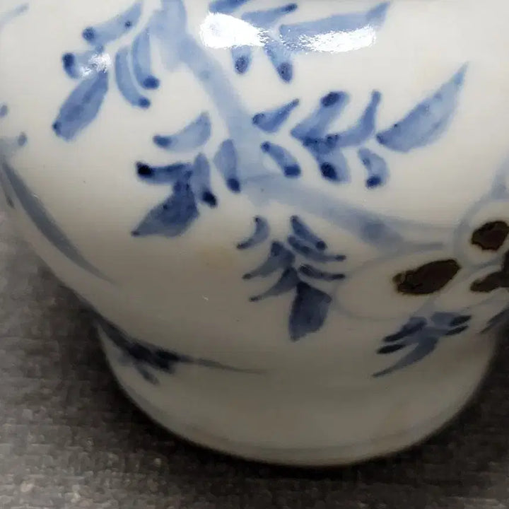 [BUNJANG] Celadon Porcelain Butterfly and Flower Motif Small Jar / 백자 청화 나비 화접문 소호 도자기