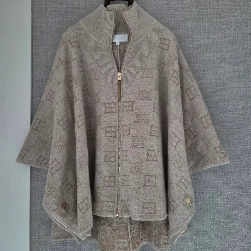 [BUNJANG] ESCADA Cashmere Blend Gold Metallic Cape Coat / ESCADA 모,캐시미어함유 금펄 케이프