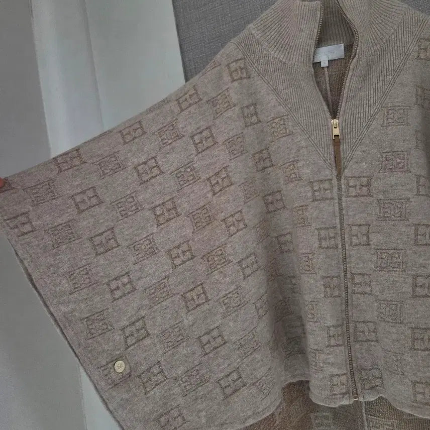 [BUNJANG] ESCADA Cashmere Blend Gold Metallic Cape Coat / ESCADA 모,캐시미어함유 금펄 케이프