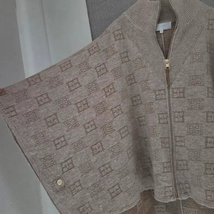 [BUNJANG] ESCADA Cashmere Blend Gold Metallic Cape Coat / ESCADA 모,캐시미어함유 금펄 케이프