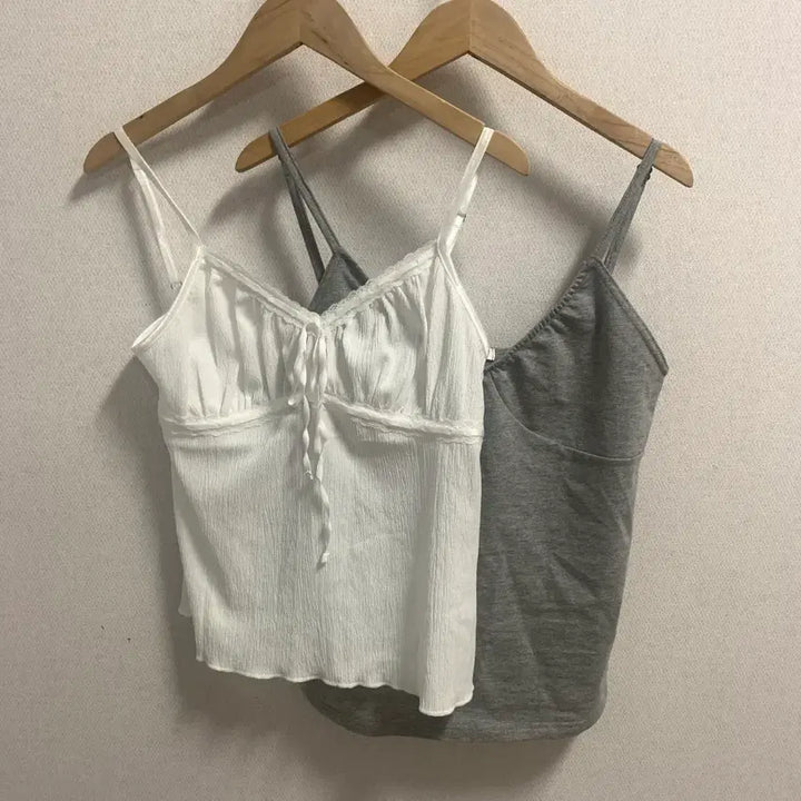 [BUNJANG] Laplie &amp; New New House Bundle Set Sleeveless Tops / 라플리에 레이스슬리브리스 뉴뉴하우스 셔링나시 일괄
