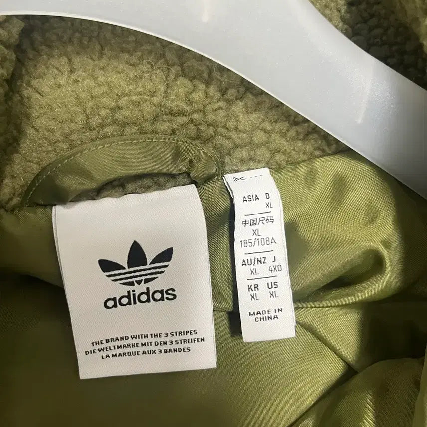 [BUNJANG] Adidas Big Trefoil Sherpa Fleece XL / 아디다스 빅 트레포일 셰르파 플리스 XL