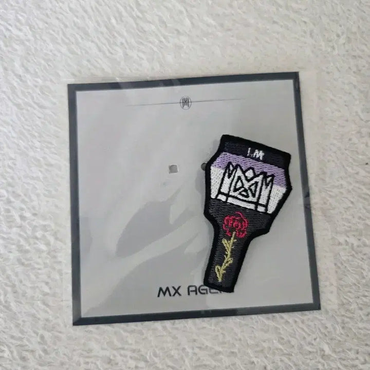 [BUNJANG] MONSTA X I.M Fanlight Pin Badge / 몬스타엑스 응원봉 아이엠 핀 뱃지