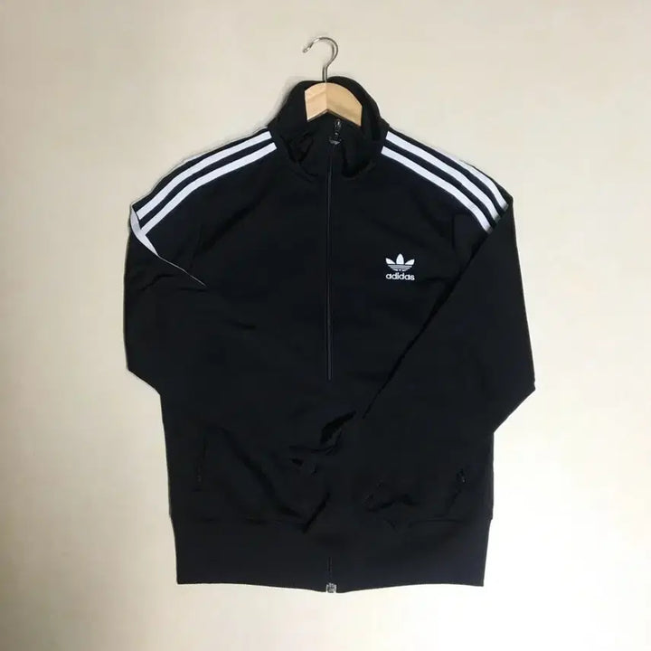 [SOLD OUT] 택포) 아디다스 블랙 져지 트랙탑 상의