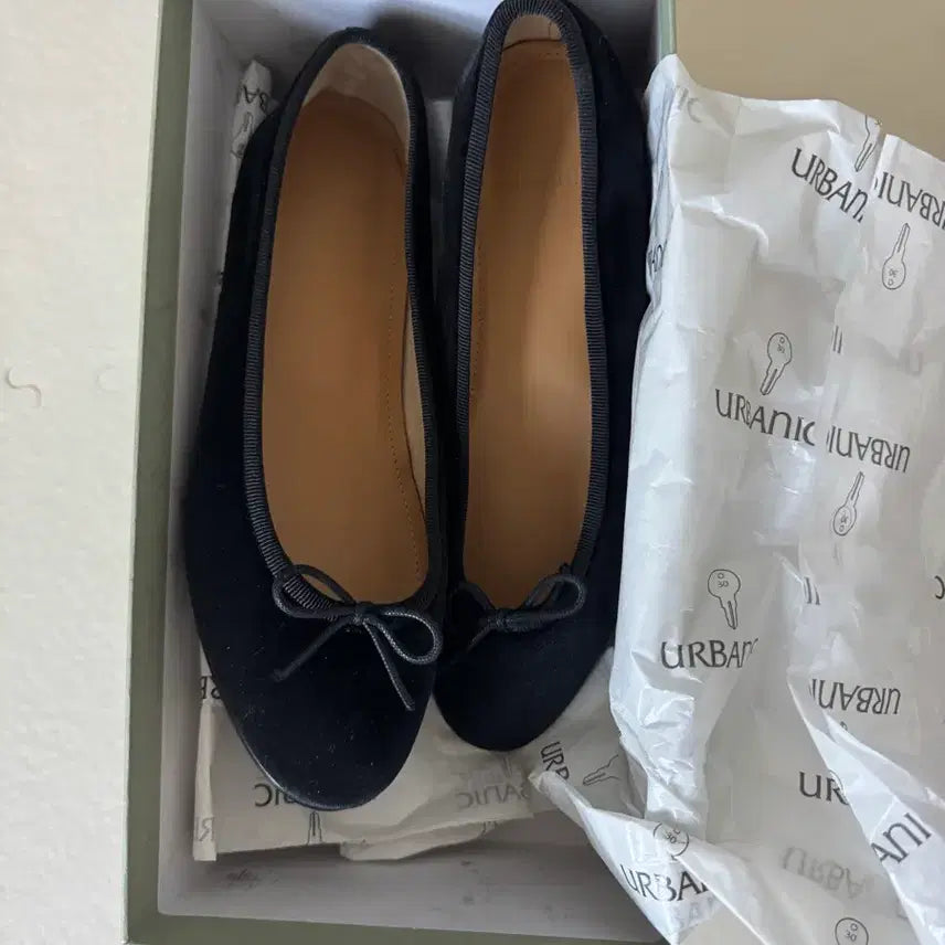 [BUNJANG] Urbanic 30 Velvet Flat Shoes / 얼바닉30 벨벳 플랫슈즈 37