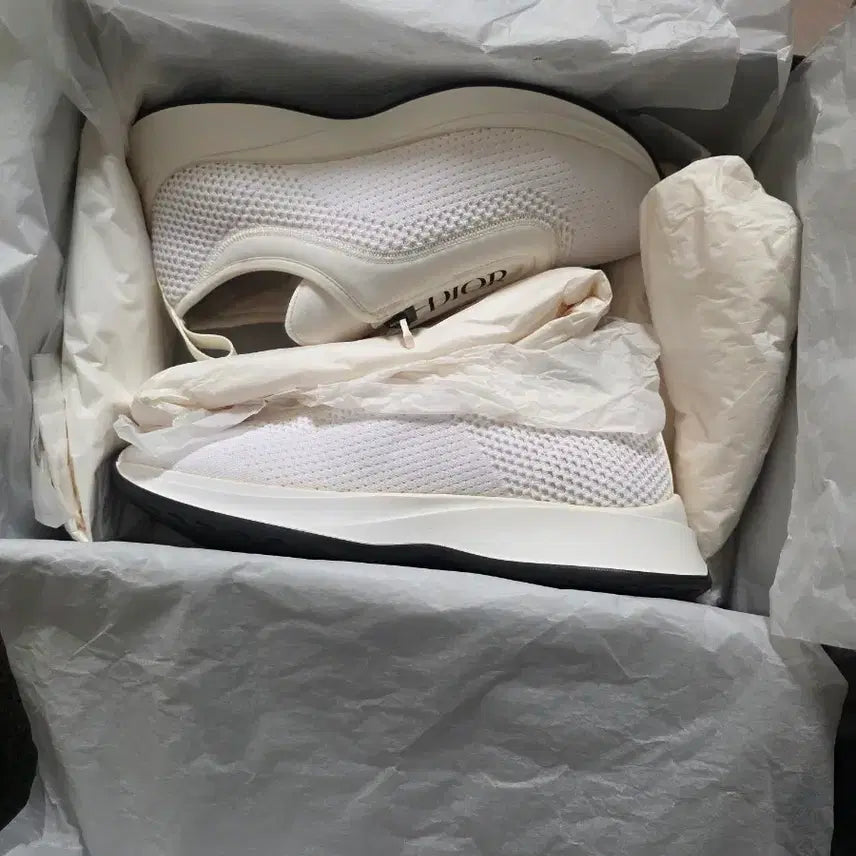 [BUNJANG] Dior Sneakers White 255-260 / 디올 DIOR 스니커즈 화이트255~260(발볼없으신분이 신으시면 예쁨)