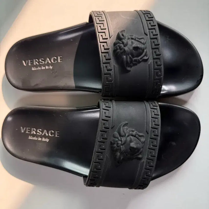 [BUNJANG] Versace Medusa Black Slippers / 베르사체 메두사 블랙 슬리퍼