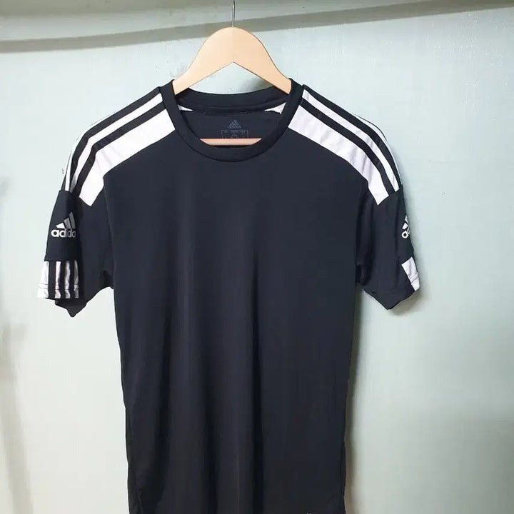 [SOLD OUT] 아디다스 기능성 반팔티 m95