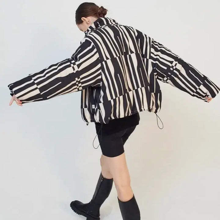 [BUNJANG] EDITIONWOOD Geometric Pattern Cropped Short Padded Jacket / EDITIONWOOD 에디션우드 기하학 패턴 크롭 숏패딩