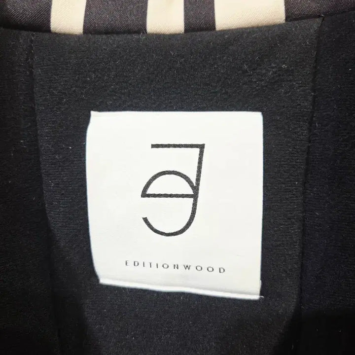 [BUNJANG] EDITIONWOOD Geometric Pattern Cropped Short Padded Jacket / EDITIONWOOD 에디션우드 기하학 패턴 크롭 숏패딩