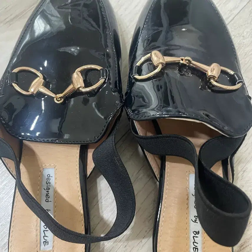 [BUNJANG] Black Enamel Slingback Mule Slippers / 새상품 블랙 에나멜 슬링백 뮬 슬리퍼 230 225가능