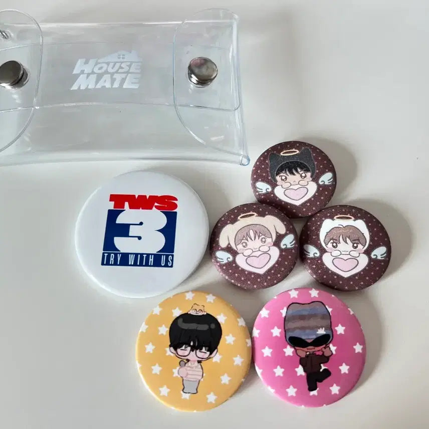 [BUNJANG] TWS Shinyu Dohun Youngjae Housemate Badge Bundle Set / 투어스 뱃지 일괄 양도 신유 도훈 영재 하우스메이트 파우치