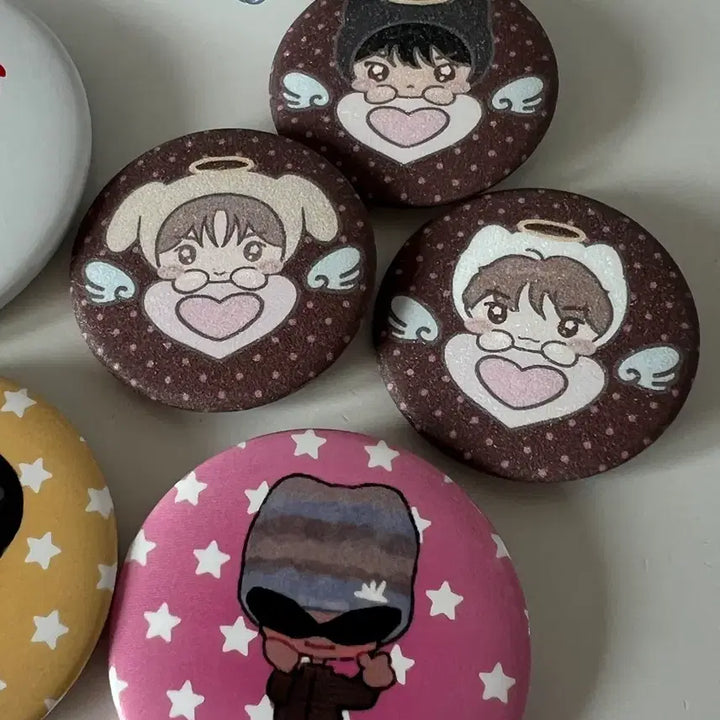 [BUNJANG] TWS Shinyu Dohun Youngjae Housemate Badge Bundle Set / 투어스 뱃지 일괄 양도 신유 도훈 영재 하우스메이트 파우치