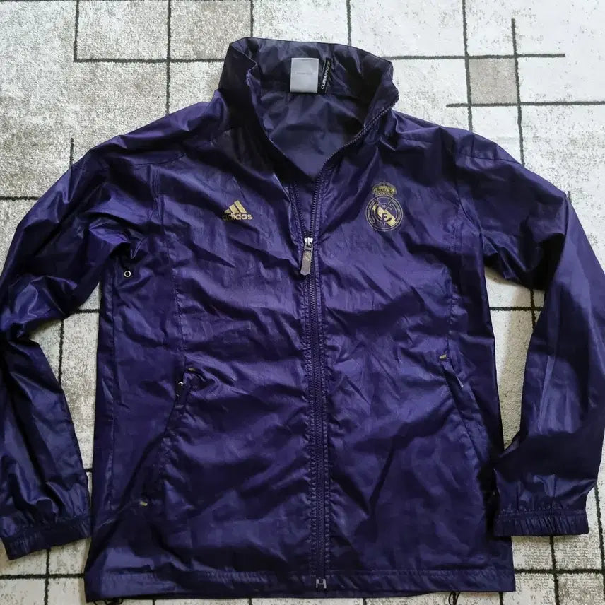 [BUNJANG] Adidas Real Madrid Windbreaker Purple (Size 105) / [매장정품]아디다스 레알마드리드 윈드브레이커 바람막이 퍼플 사이즈 105