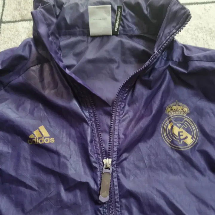 [BUNJANG] Adidas Real Madrid Windbreaker Purple (Size 105) / [매장정품]아디다스 레알마드리드 윈드브레이커 바람막이 퍼플 사이즈 105