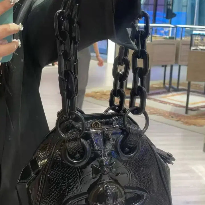 [BUNJANG] Vivienne Westwood Chain Shoulder Bag (Logo Pattern) / 비비안웨스트우드 체인숄더백 로고무늬 봄신상 3color