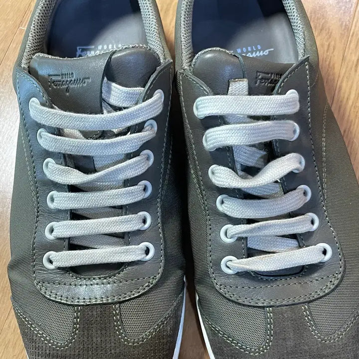 [BUNJANG] Ferragamo Khaki Sneakers / 196) 페라가모 카키 스니커즈 (7.5)
