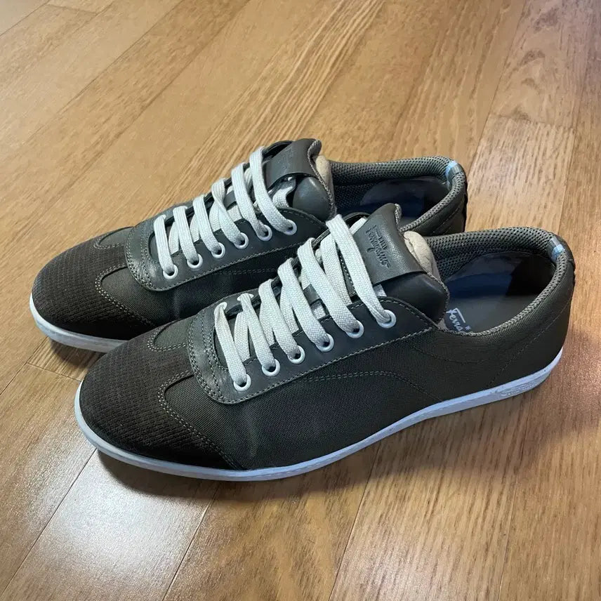 [BUNJANG] Ferragamo Khaki Sneakers / 196) 페라가모 카키 스니커즈 (7.5)