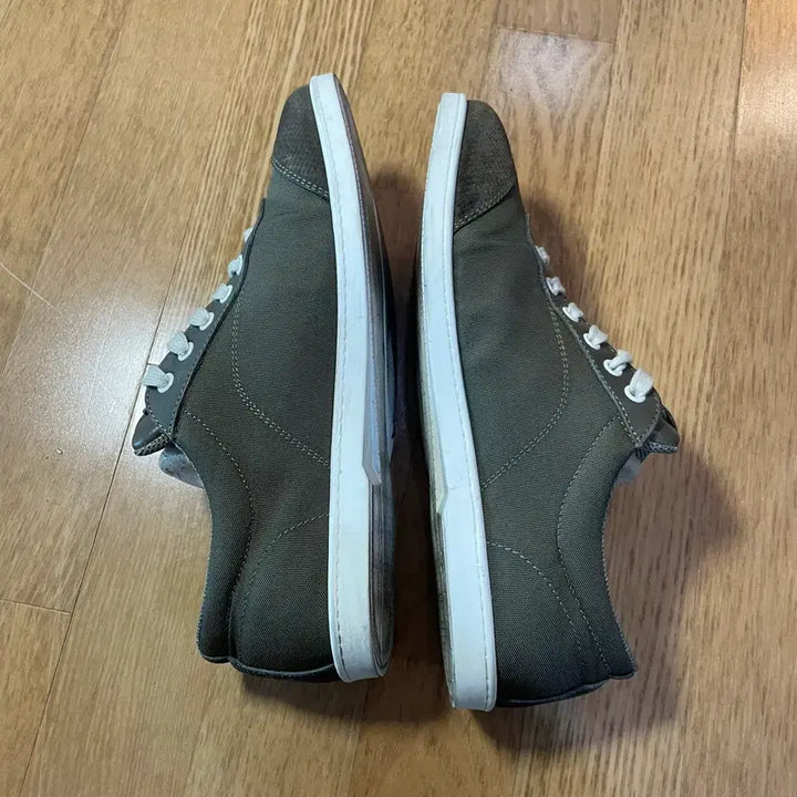 [BUNJANG] Ferragamo Khaki Sneakers / 196) 페라가모 카키 스니커즈 (7.5)
