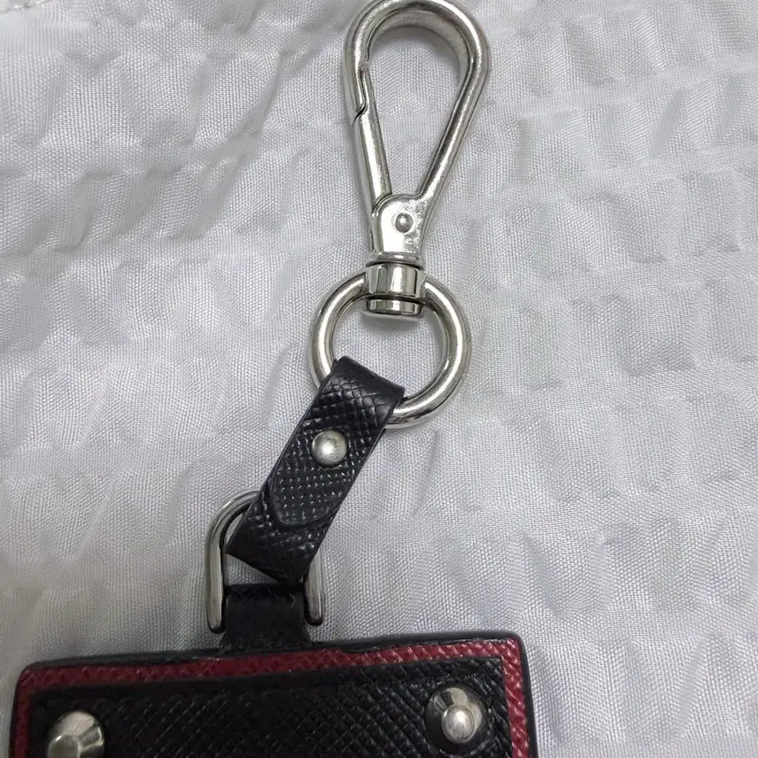 [BUNJANG] Prada I Love Prada Keyring/Bag Charm / 프라다 키링/백참 I LOVE PRADA 키링/백참 (정품)