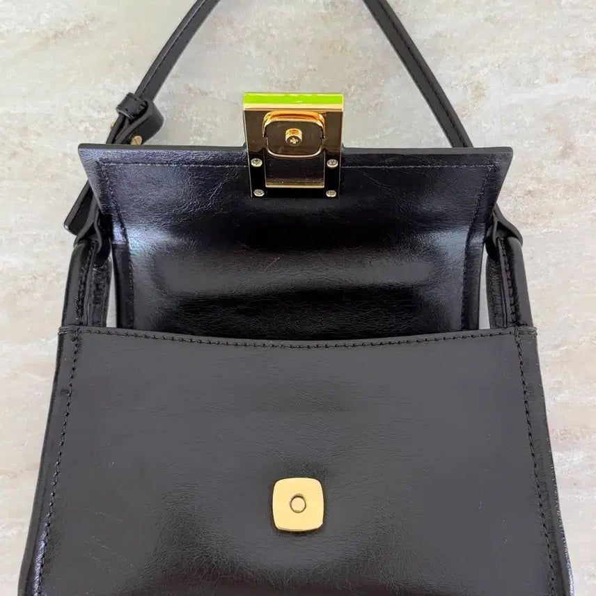 [BUNJANG] Couronne Twiggy Mini Cross 20 Brown Crossbody Bag / [쿠론] 트위기 미니 크로스20 브라운