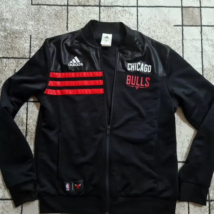 [BUNJANG] NBAX Adidas Chicago Bulls Jersey Track Top Black Size 105 / NBAX아디다스 시카고불스 져지 트랙탑 블랙 사이즈 105