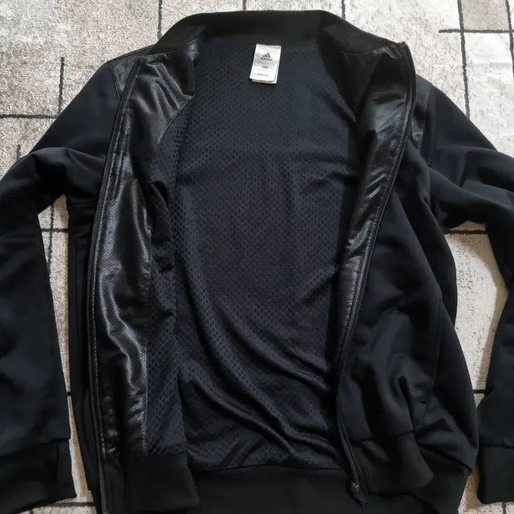 [BUNJANG] NBAX Adidas Chicago Bulls Jersey Track Top Black Size 105 / NBAX아디다스 시카고불스 져지 트랙탑 블랙 사이즈 105
