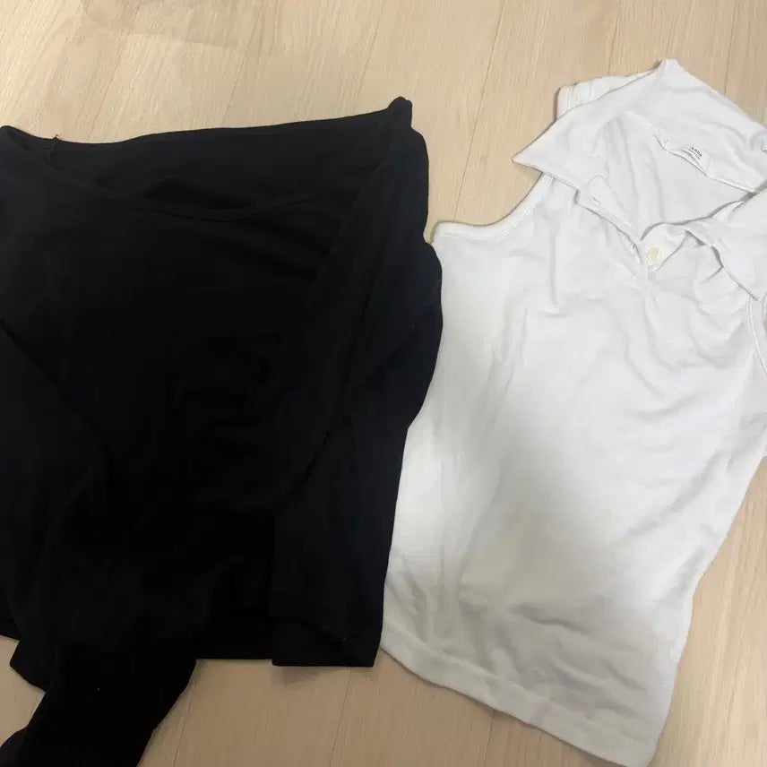 [BUNJANG] Anyone More Layered Tank Top and T-shirt Set / 애니원모어 카라 나시 레이어드 티셔츠 세트