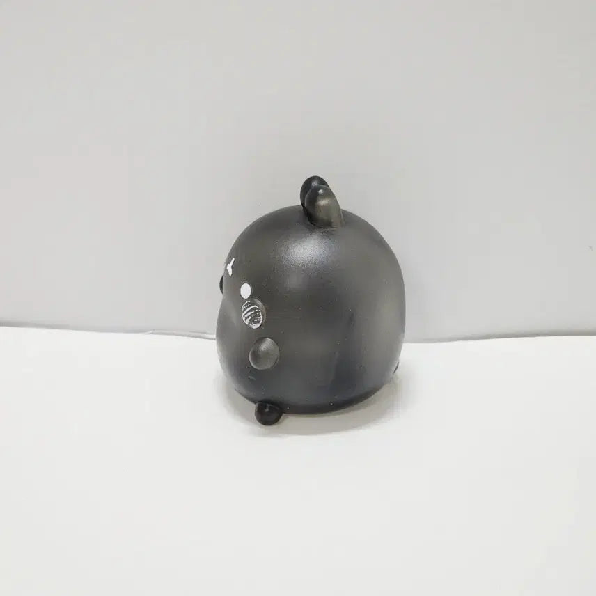 [BUNJANG] Molang Translucent Black Sofubi Figure Series / 반투명 블랙 몰랑이 랜덤 소프비 피규어 시리즈_몰랑이 토끼 굿즈
