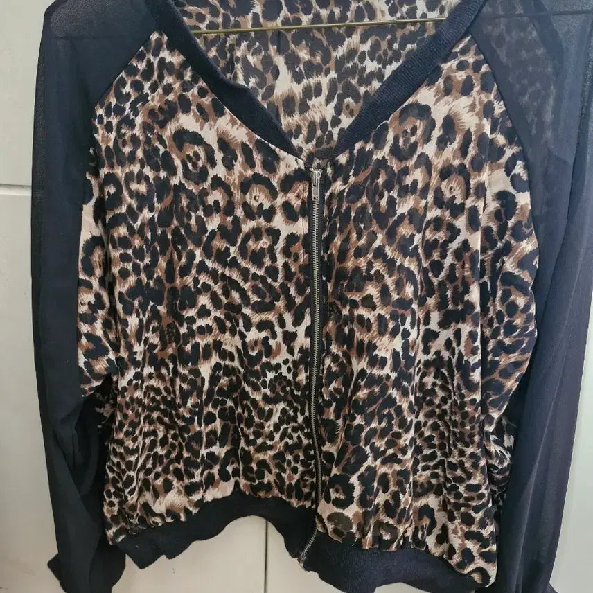 [BUNJANG] Black Chiffon Leopard Pattern Zip-up Jacket / 레오파드 패턴 블랙 쉬폰 집업