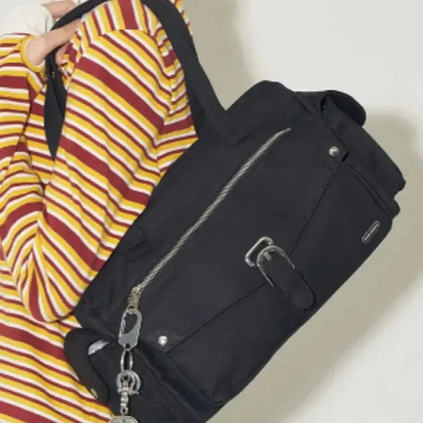 [BUNJANG] Illigo Essential Pocket Bag Black (Sealed) / (미개봉 새상품) 일리고 에센셜 포켓백 블랙