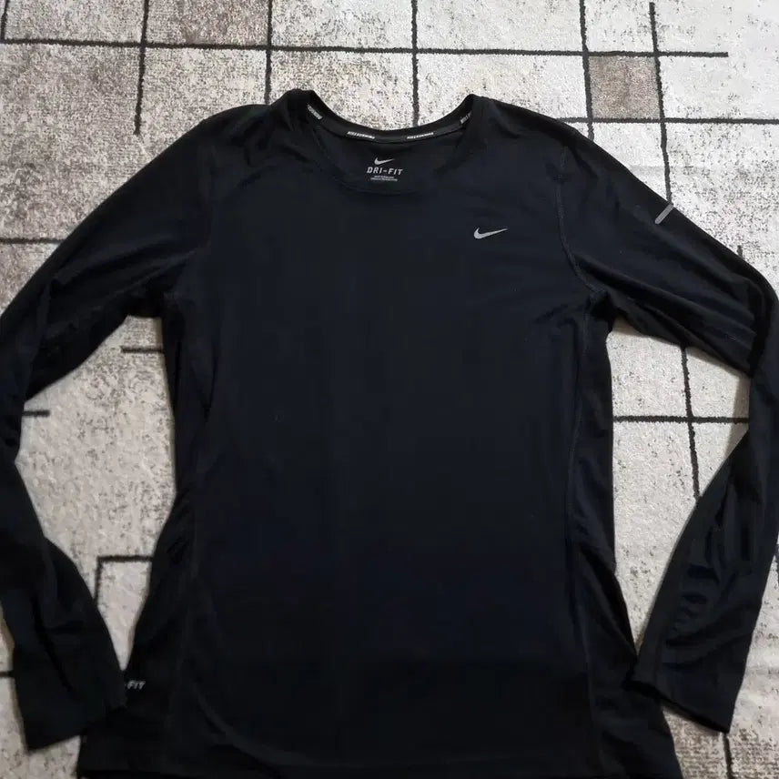 [BUNJANG] Nike Running Dri-FIT Long Sleeve Shirt Black Size L / 나이키 러닝 런닝 블랙 드라이핏 긴팔 사이즈 /L