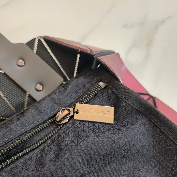 [BUNJANG] Bao Bao Lucent Tote Bag Burgundy / 정품) 바오바오 루센트 토트백 버건디 상태좋음