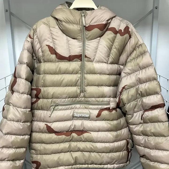 [BUNJANG] Supreme Micro Down Half Zip Hooded Pullover Desert Camo / 슈프림 마이크로 다운 하프 집 후드 풀오버 데저트 카모 - 24FW