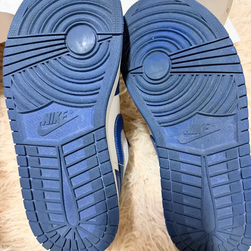 [BUNJANG] Air Jordan 1 Low Blue Sneakers / W 에어조던1 로우 블루 245