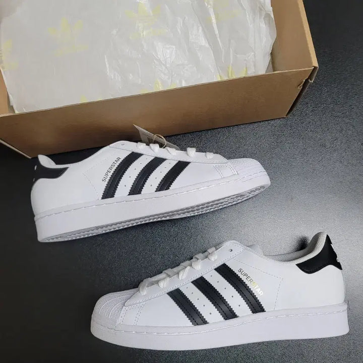 [BUNJANG] Adidas Superstar White Sneakers / [235] 아디다스/슈퍼스타 화이트 블랫