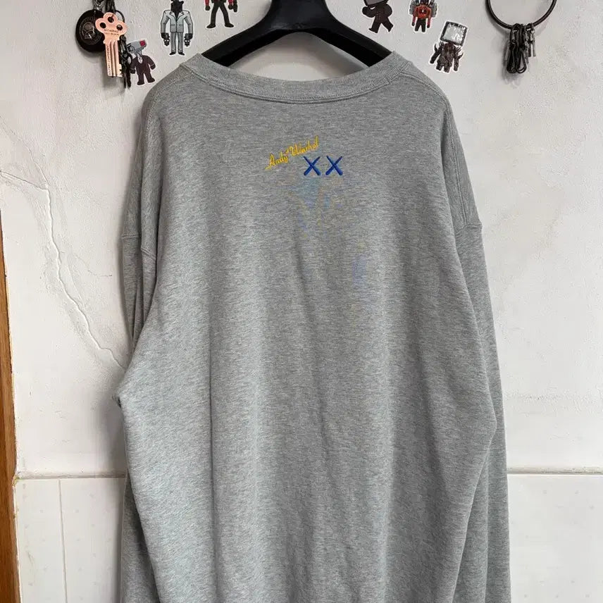 [BUNJANG] Uniqlo KAWS Warhol Gray Sweatshirt / 유니클로 UT KAWS 맨투맨 XXL 회색