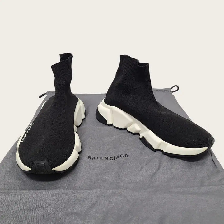 [BUNJANG] Balenciaga Speedrunner Sneakers (Black/White Oreo) - Size 35 / [35] 발렌시아가 블랙 화이트 오레오 스피드러너 스니커즈