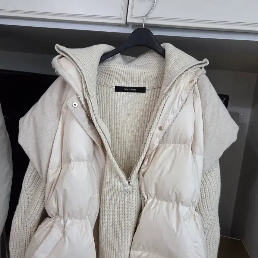 [BUNJANG] Merhen Ivory Knit Padded Hood Vest / 아이보리 니트 패딩 후드 조끼(제평 메르헨)