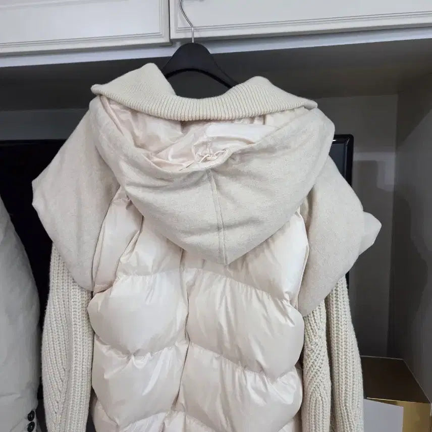 [BUNJANG] Merhen Ivory Knit Padded Hood Vest / 아이보리 니트 패딩 후드 조끼(제평 메르헨)