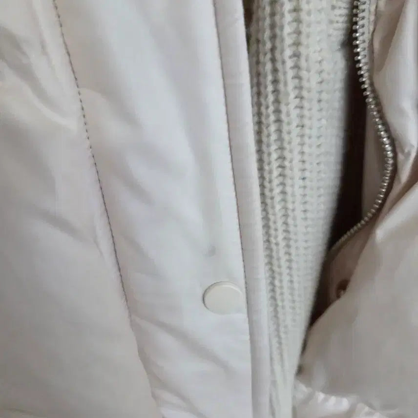 [BUNJANG] Merhen Ivory Knit Padded Hood Vest / 아이보리 니트 패딩 후드 조끼(제평 메르헨)